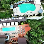 Maxi Park & 5* Велинград