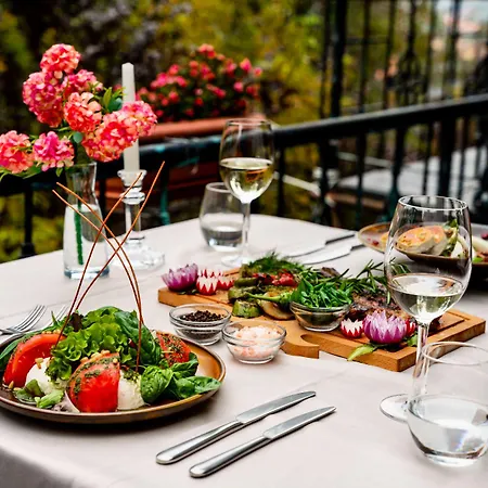 Maxi Park & Szálloda