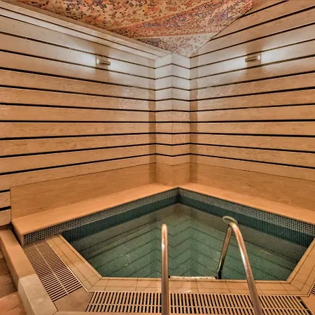 Maxi Park & 5* 벨린그래드