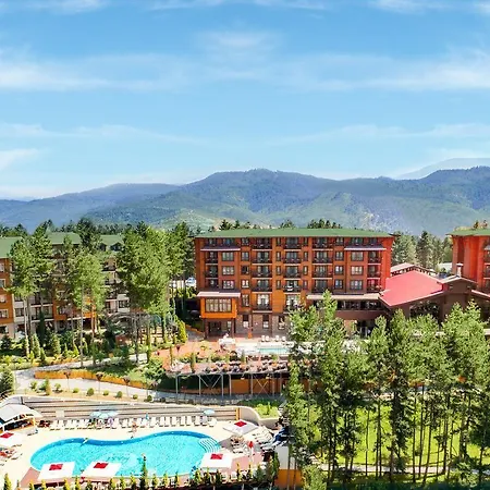 Maxi Park & Hotel