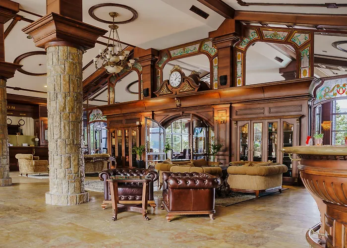 Maxi Park & 5* فيلينغراد