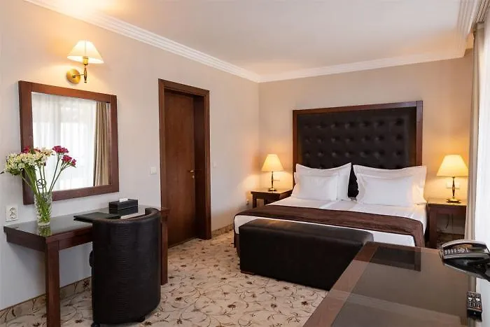 Maxi Park & فندق 5*