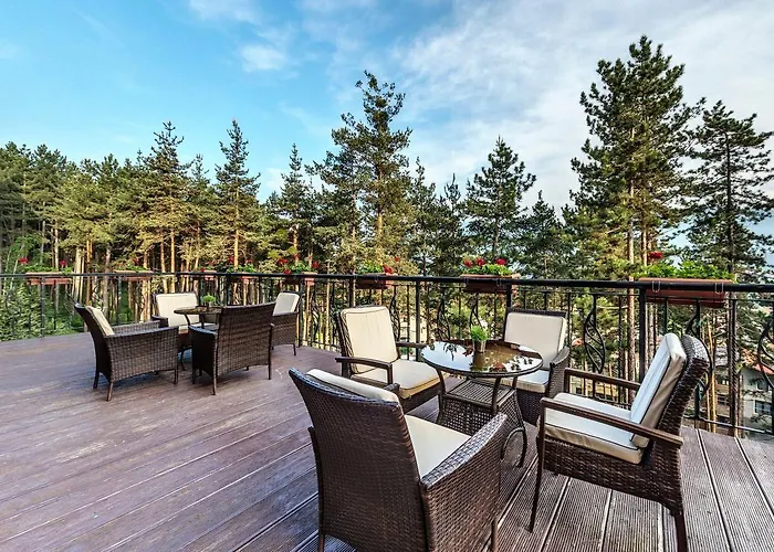 Maxi Park & 5* فيلينغراد